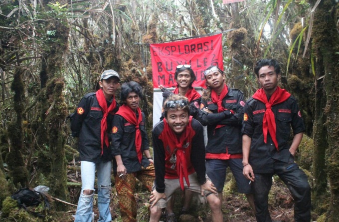 Tim Pedakian di Puncak Malino 2396 Mdpl