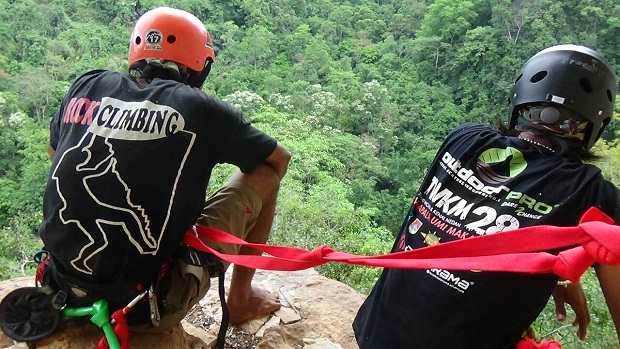 Peserta Kenal Medan (KM) TWKM divisi panjat tebing