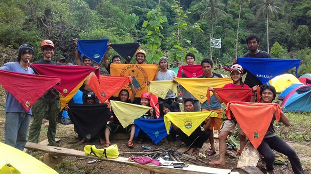 Keakraban Peserta Kenal Medan TWKM 28 divisi panjat tebing, Sabtu, 22 Oktober 2016. WARTAPALAINDONESIA/Afandy