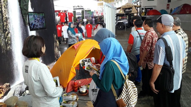 Salah satu sudut stand di Indonesia International Outdoor Festival (IIOutfest) Road to Surabaya 2016Outfest Road to Surabaya 2016