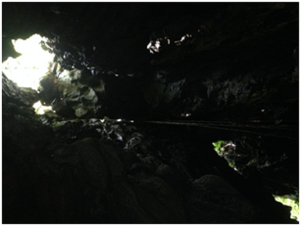 Mulut vertikal 1, oleh Tim Caving Mapala Natural Forum