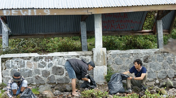 Operasi Sampah Gunung Lawu, Cozmeed Indonesia