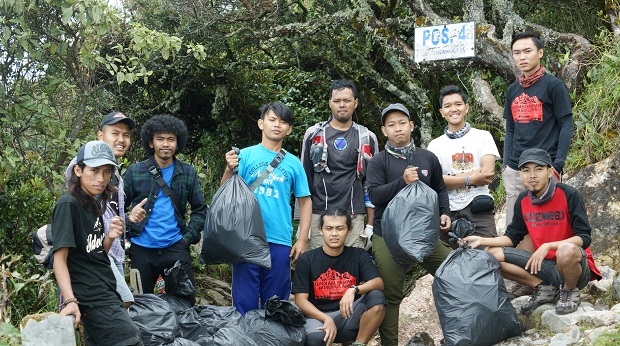Operasi Sampah Gunung Lawu, Cozmeed Indonesia