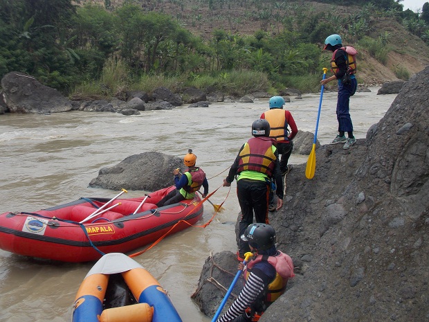 MAHAPALA Universitas Negeri Semarang Petakan Sungai Bodri untuk Pertamakali