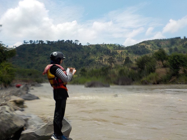 MAHAPALA Universitas Negeri Semarang Petakan Sungai Bodri untuk Pertamakali