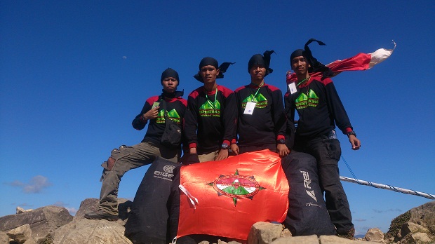 Ekspedisi Gemuruh Alam Mencapai Puncak Bulusaraung Makespala STIKES Nani Hasanuddin Makassar