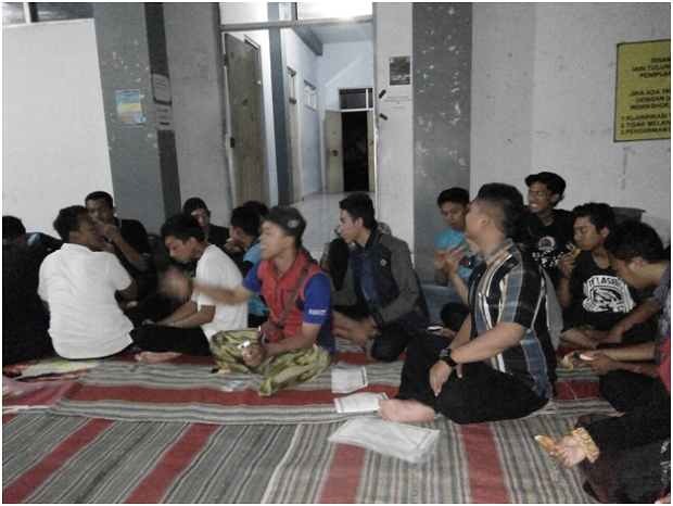 MAPALA HIMALAYA IAIN Tulungagung mengadakan do’a bersama untuk Aceh, bertempat di gedung UKM pada Kamis,8 Desember 2016