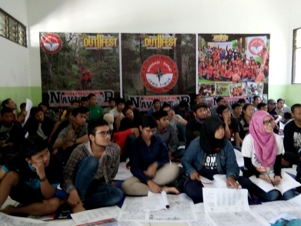 Peserta pelatihan navigasi darat mengikuti Pelatihan Bersama Navigasi Darat Lintas Komunitas Pecinta Alam Jawa Timur yang digelar oleh Navigator Shooter Jawa Timur (Navshoot Jatim), Minggu (19/03) WARTAPALAINDONESIA/ Azhar Danii